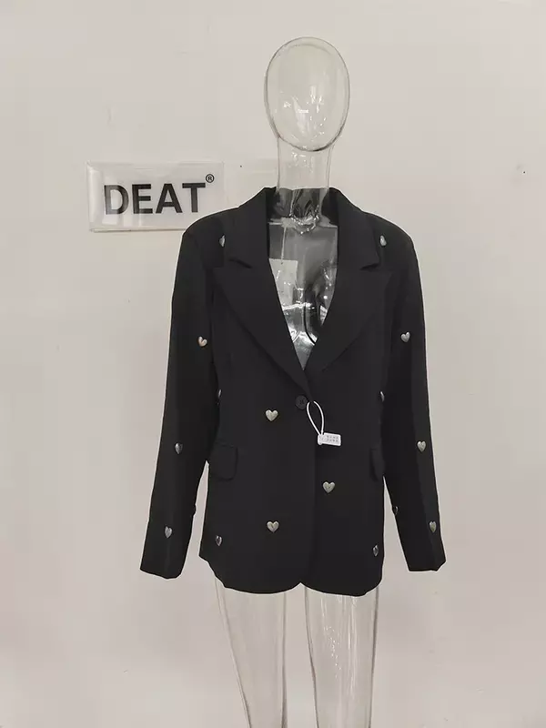 Blazer de manga larga con cuello con muescas para mujer, chaqueta de un solo botón, decoración de remaches de amor en 3D, novedad de otoño, 2024