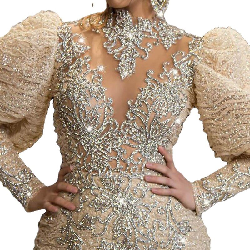 Abbigliamento donna abito in piuma con scollo a v elegante abito da principessa lungo e sottile cosparso di abito da sera per banchetti in rete dorata