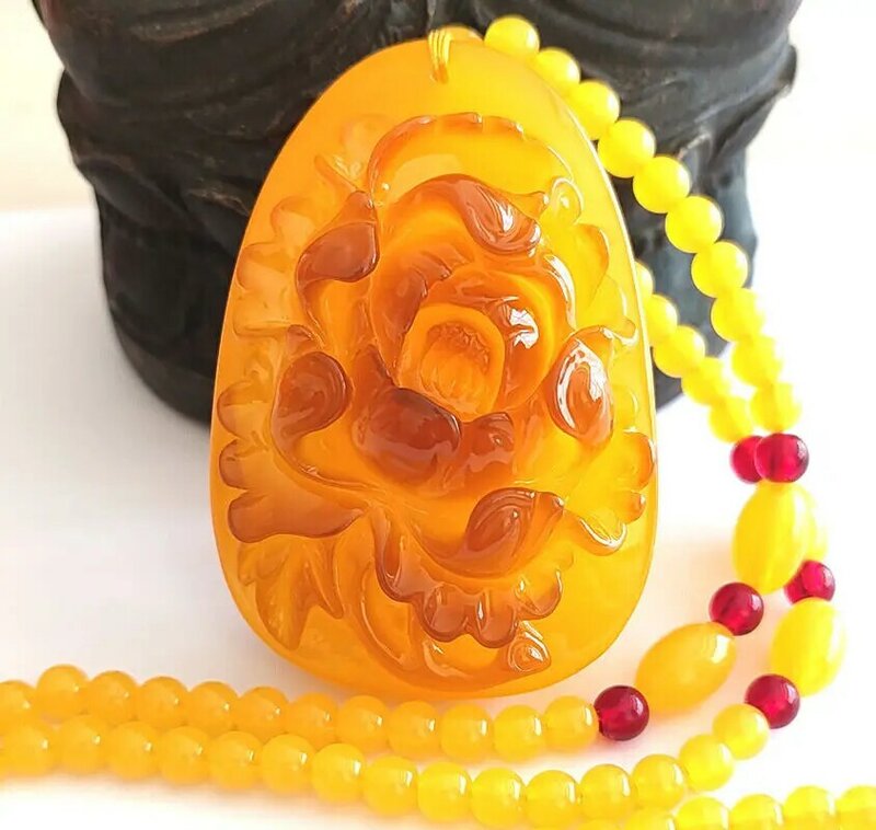 Pendentif en cire d'abeille naturelle, 67mm, Rose ambre sculptée à la main + collier de perles