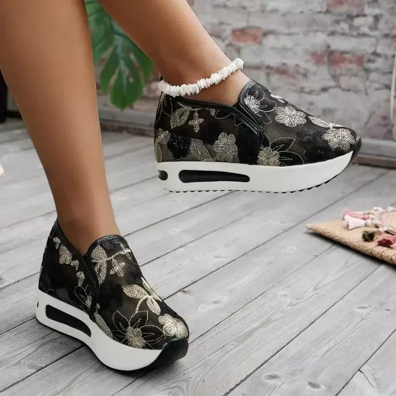 Buty damskie 2024 siatka damskie wulkanizowane buty damskie trampki haftowane wsuwane wzrost buty damskie na co dzień
