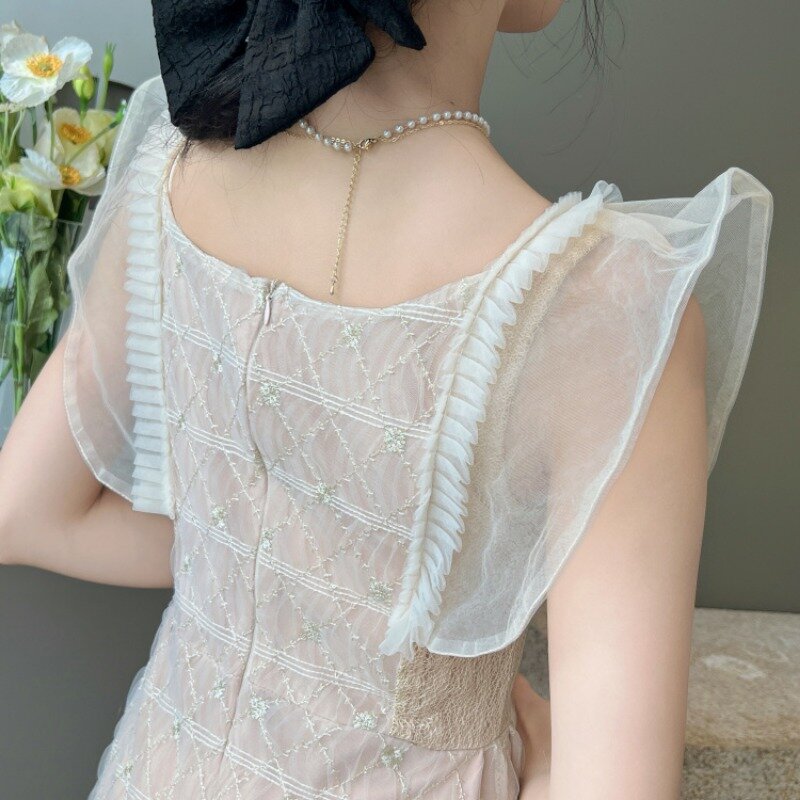 Eleganckie lato kobiety ubierają koronkowe Bodycon bez rękawów wydrążone morelowe siateczkowe przedsionki damskie z kwadratowym dekoltem ubrania Vintage ucieczce
