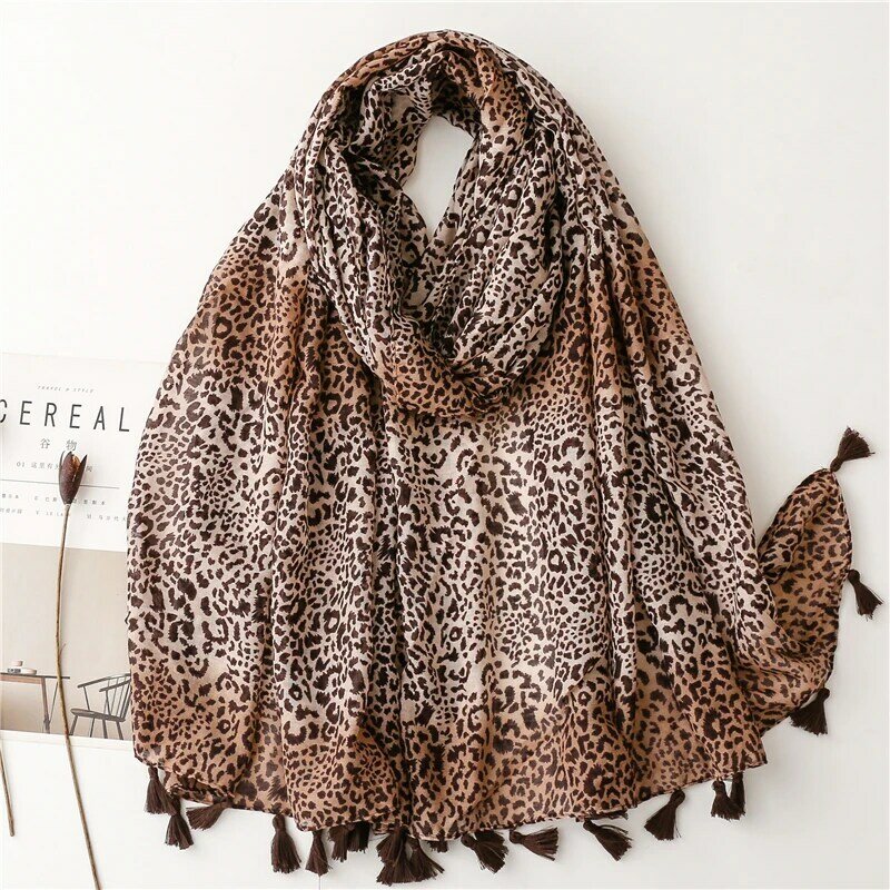 Bufanda de algodón de lino suave para mujer, chales de lujo Premium, Fular largo con estampado de leopardo manchado, bufandas con borla, Echarpe
