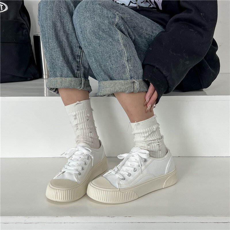 Thick soled canvas board shoes for women in spring, summer, and autumn. 2024 new versatile casual sports shoes for women