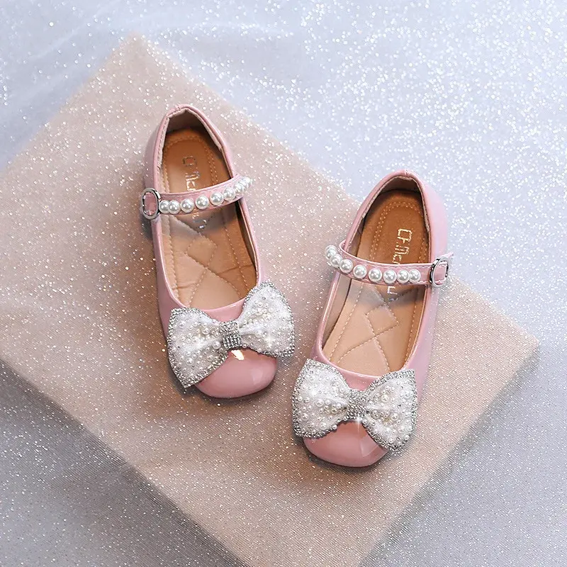 Chaussures de princesse en cuir avec nœud en biscuits pour filles, chaussures plates avec perles pour enfants, chaussures de fête et de mariage pour tout-petits, mode 2024, G858
