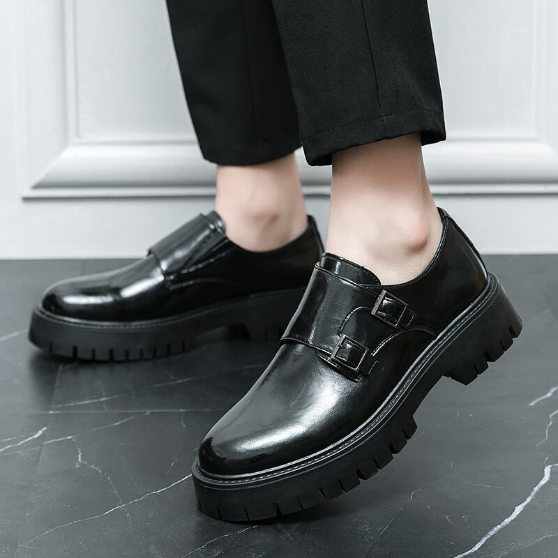 Sepatu pantofel kulit kasual pria, sneaker pantofel bisnis kantor Oxford modis formal merek mewah untuk lelaki