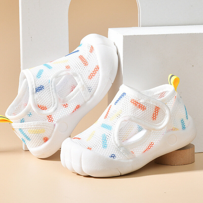Letnia siateczkowa sandały dziecięce oddychająca lekka buty na codzień Unisex antypoślizgowa miękka podeszwa niemowlę uczące się półbuty buty sportowe dziecko