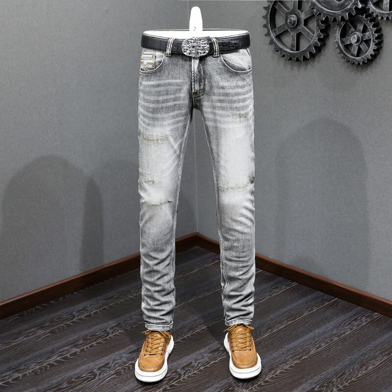 Modne jeansy męskie w stylu Vintage wysokiej jakości Retro szare rozciągliwe dopasowanie nadające się do porwane jeansy mężczyzn haft designerski casualowe spodnie jeansowe