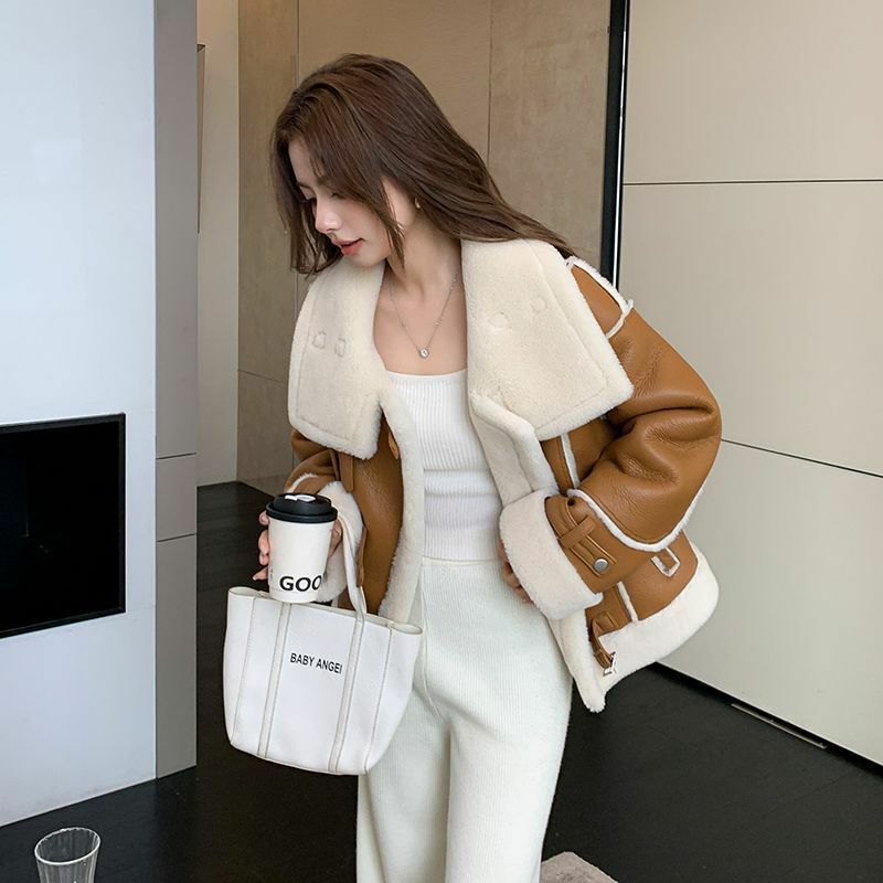 Autumn 2023 Winter New Fur One Women's Fur Short Leather Overcoat Korean Loose Composite Thicke Warm Lambswool Coat Outerwear