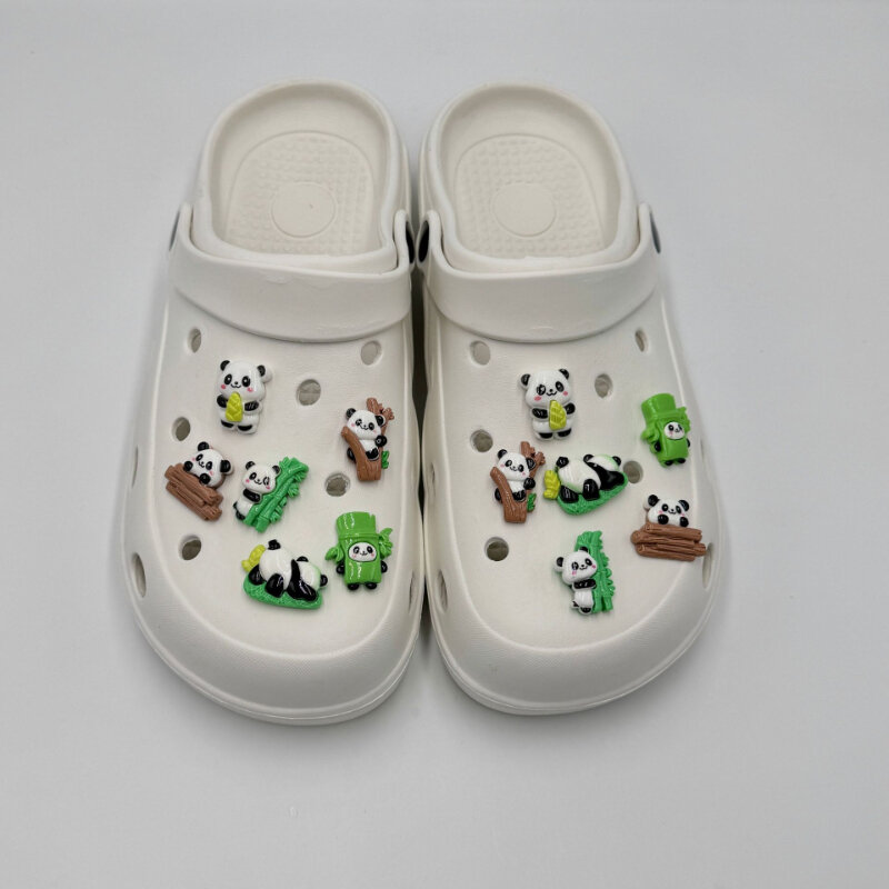 2024 Cartoon Panda Bamboo Hole Shoes Accessories Children Slippers Decoration Buckle Hole Shoes Flower Girl Джибитсы Украшения