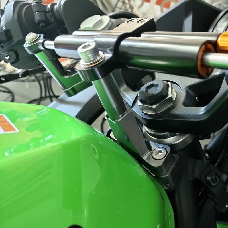 Peredam kemudi sepeda motor Kawasaki Ninja, braket dudukan penstabil kemudi dapat disesuaikan aluminium CNC untuk Ninja