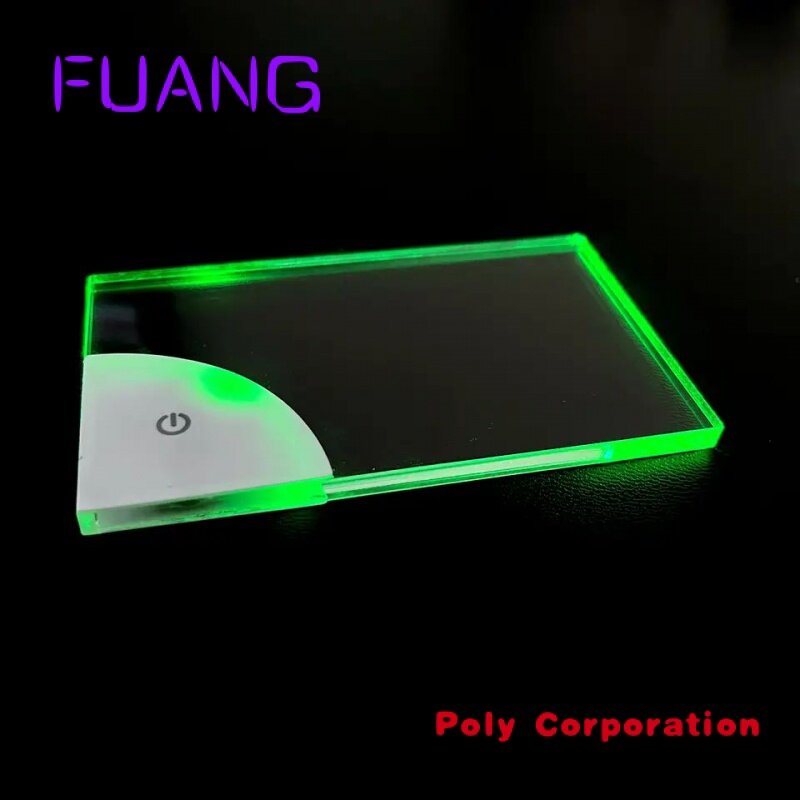 Kartu nama bercahaya mode baru 2023 LOGO cetak khusus akrilik LED kartu bisnis kartu nama isi daya baterai akrilik