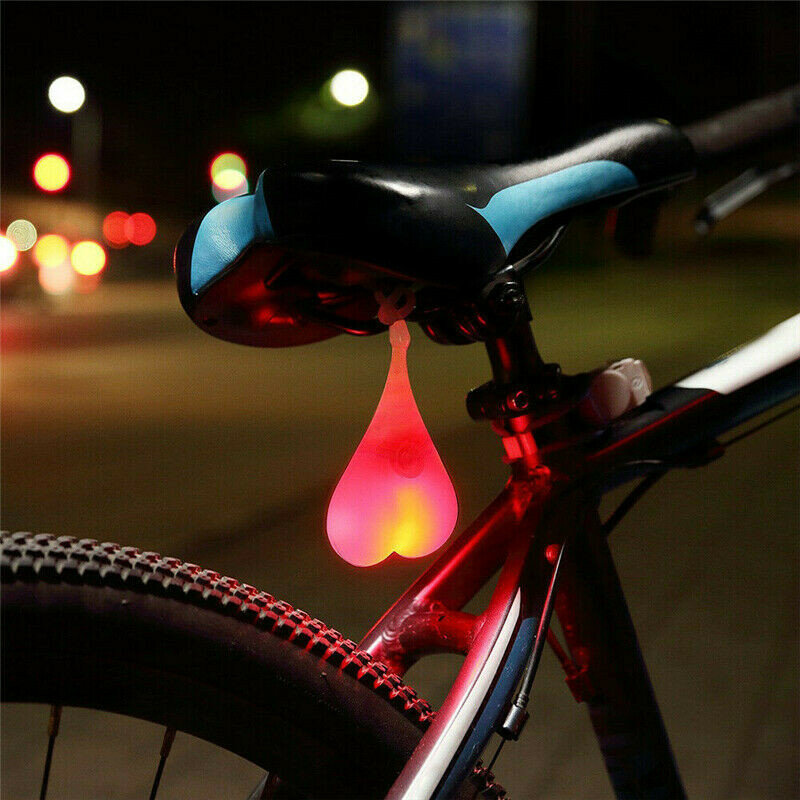 1 buah lampu belakang silikon kreatif berkendara sepeda, lampu ekor cinta tahan air dengan baterai