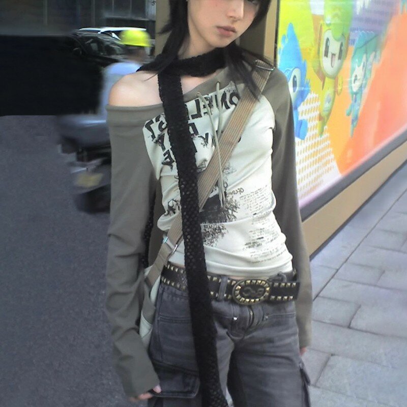Karram-女性用長袖Tシャツ,日本の裸の肩のシャツ,グラフィティプリント,ヴィンテージの原宿ストリートウェア,90年代,y2k