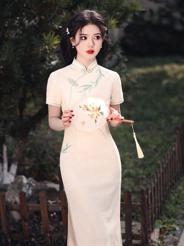 Seksowna damska sukienka Qipao z krótkim rękawem, klasyczna, elegancka stójka, długa Cheongsam, wąska, z rozcięciem, chińska haftowana sukienka Vestidos