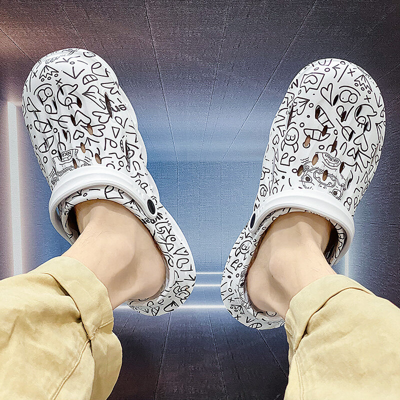 Sepatu sandal datar pria, Kasut berlubang sol tebal lembut dan nyaman Anti Slip tahan aus ventilasi dalam dan luar ruangan