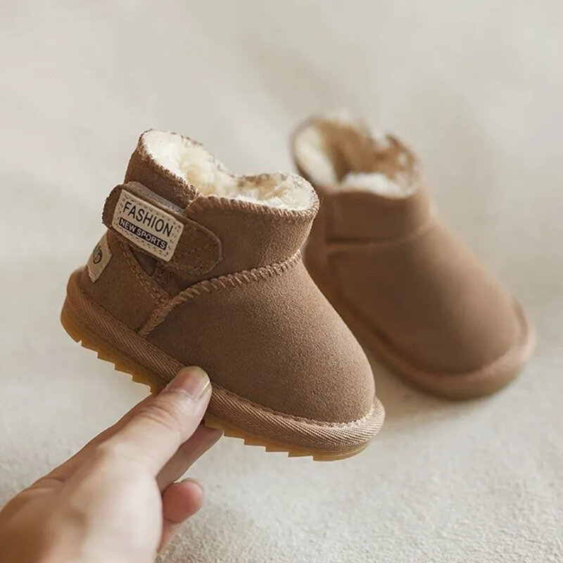 Nowe zimowe śniegowce ciepłe pluszowe buty dla małego dziecka skórzane chłopcy dziewczęta antypoślizgowe gumowe podeszwy dziecięce trampki buty niemowlęce
