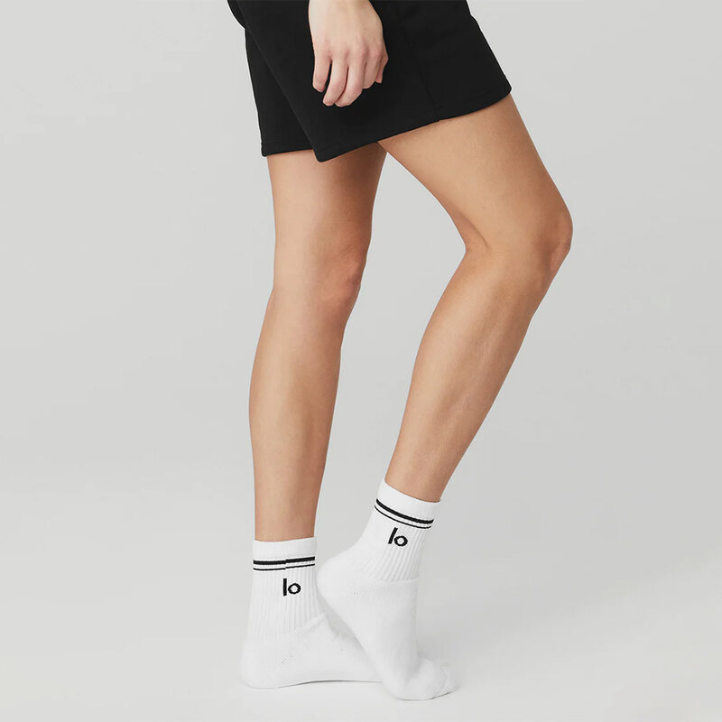 AL YOGA Cotton Mid length Sports Socks Four Seasons Deodorant Black and White Long Sports and Leisure Socks with Logo