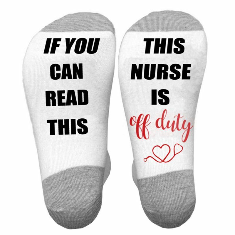 Divertente infermiera insegnante regali di apprezzamento di natale calzini dell'equipaggio se riesci a leggere questo Off Duty Humor parole lettere calze