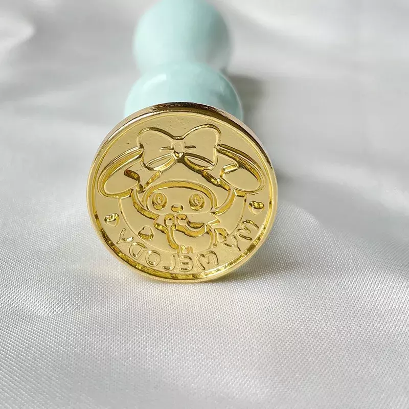 Sanrio Fogo Pintura Seal Cabeça, Olá Kitty Cachorro Cinnamon Kuromi Melody Ouro Selo Kawaii, Seis Letras Decorações
