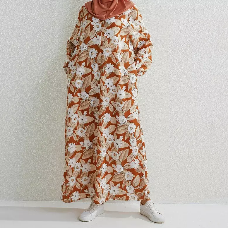 Женский удлиненный халат с круглым вырезом, с пышными рукавами
