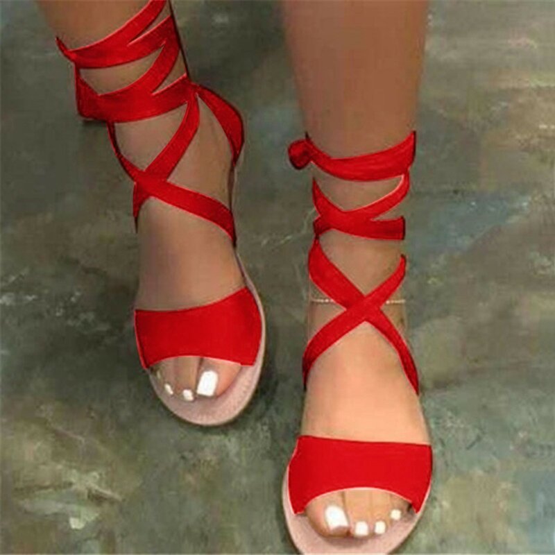 Rekreacyjne styl romański damskie sandały stada 2023 letnie modne kostki pasek krzyżowy płaskie z wystającym palcem plażowe codzienne wygodne sandały