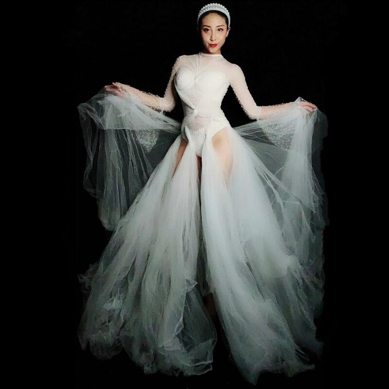 فستان حفلات مسائية مزين باللؤلؤ ذو شبكة بيضاء للنساء فستان كوكتيل مثير لعرض الأداء مثير للسيدات W2301029