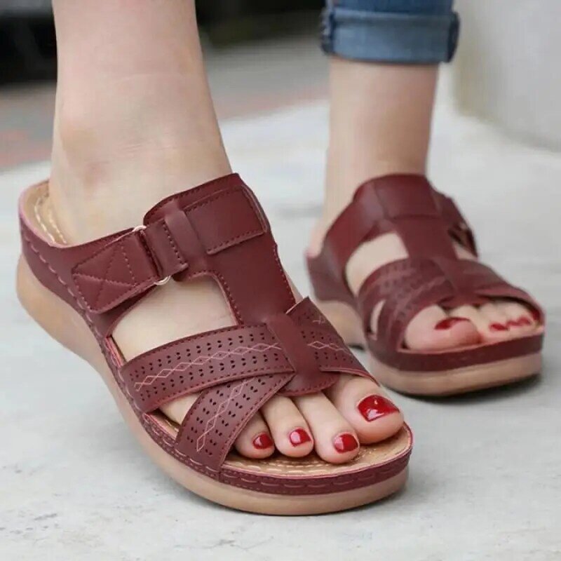 Sandalias de cuña con punta abierta para mujer, zapatillas cómodas sin cordones, zapatos de playa con hebilla de Color sólido, 2023