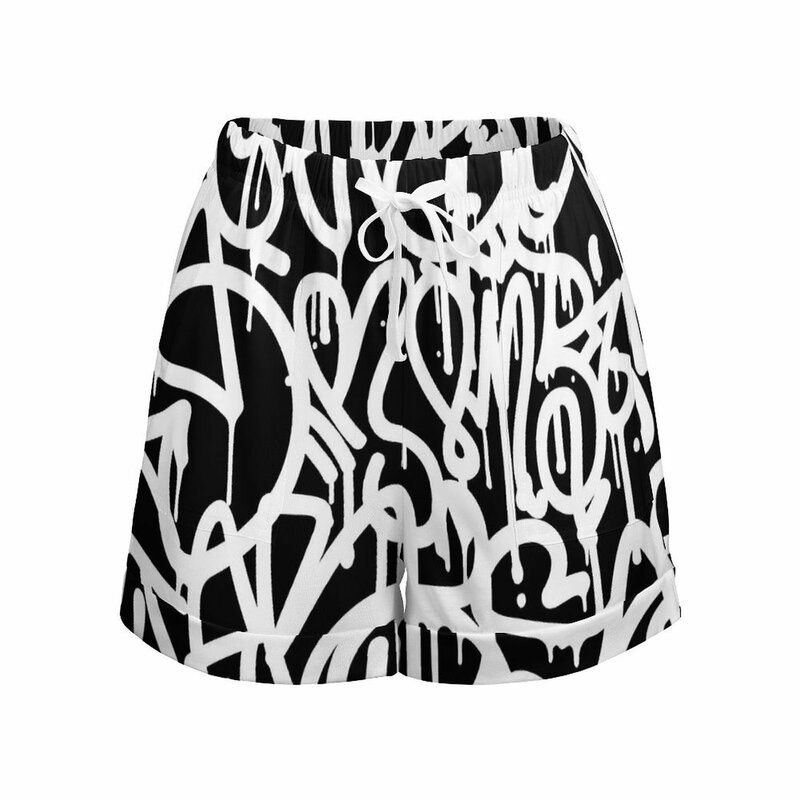 Pantaloncini Graffiti astratti a vita alta pantaloncini di Design bianco nero con tasche pantaloni corti Oversize carini primaverili pantaloni Streetwear