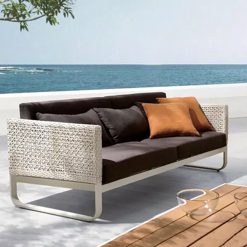 Canapé d'extérieur en rotin moderne, chaise de loisirs simple, balcon de villa, jardin, cour, piscine, thé
