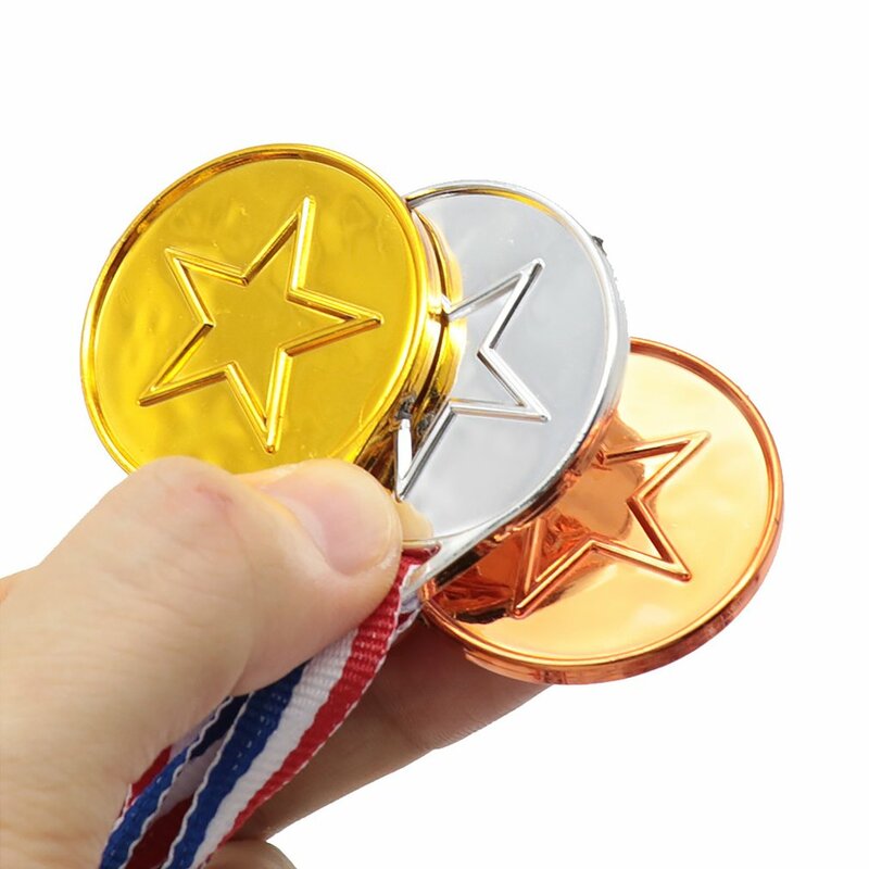1 szt. Kreatywny plastikowy Medal trofeum dla dzieci upominki na przyjęcie urodzinowe nagrody dla chłopca dziewczyna prezent zabawka torba na gadżety wypełniacze pinaty