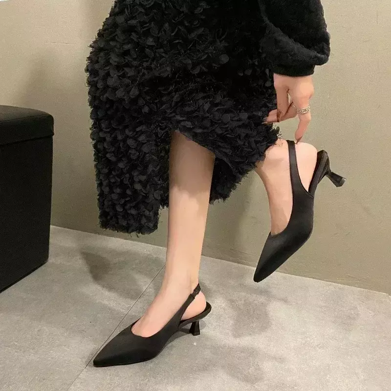 2024 Frühling neue Mode Damen High Heels Slip-On solide flache Mund Büro Damenschuhe sexy geschlossene Zehen Sling back Sandalen