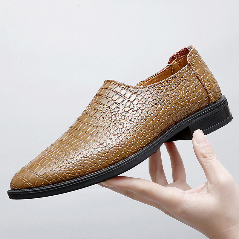 Sepatu Kasual Pantofel Pria Sepatu Perahu Sneakers Ringan 2023 Sepatu Berkendara Fashion Baru Sepatu Kasual Jalan Kaki Sepatu Pria 36-48