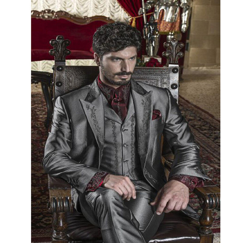 Ultimi disegni abito da uomo con ricamo in raso grigio italiano Slim Fit 3 pezzi smoking Prom Suits Custom Wedding Groom Blazer Vest Pants