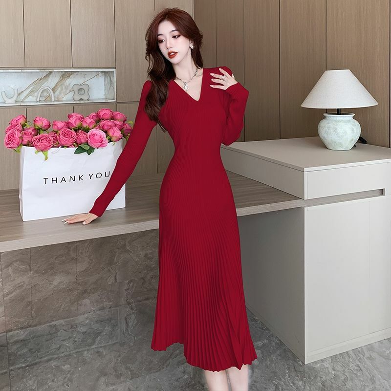 French Fragrant V-neck Slim Fit Knitted Dress for Women's Autumn Winter New High Waist Slim Mid Length Bottom Skirt Trend