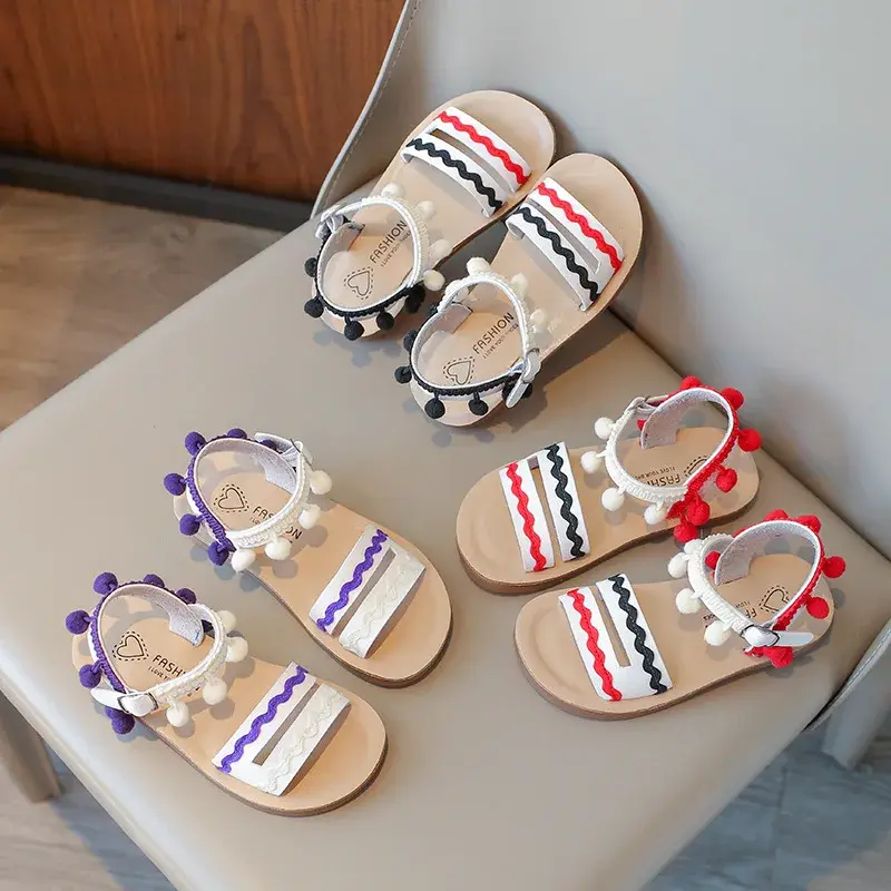 2024 dziecięce sandały letnie z odkrytymi palcami dla dziewczynek księżniczka przyczynowa modne płaskie sandały w stylu narodowym frędzle dziecięce miękkie sandały plażowe