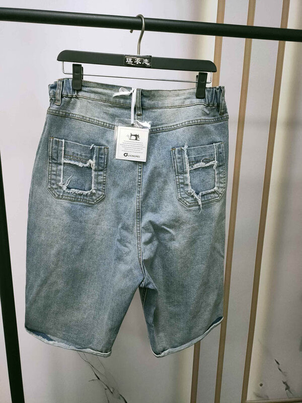 140kg plus tamanho feminino verão solto rasgado cintura elástica fina casual cinco pontos jeans azul quadril 150cm 5xl 6xl 7xl 8xl
