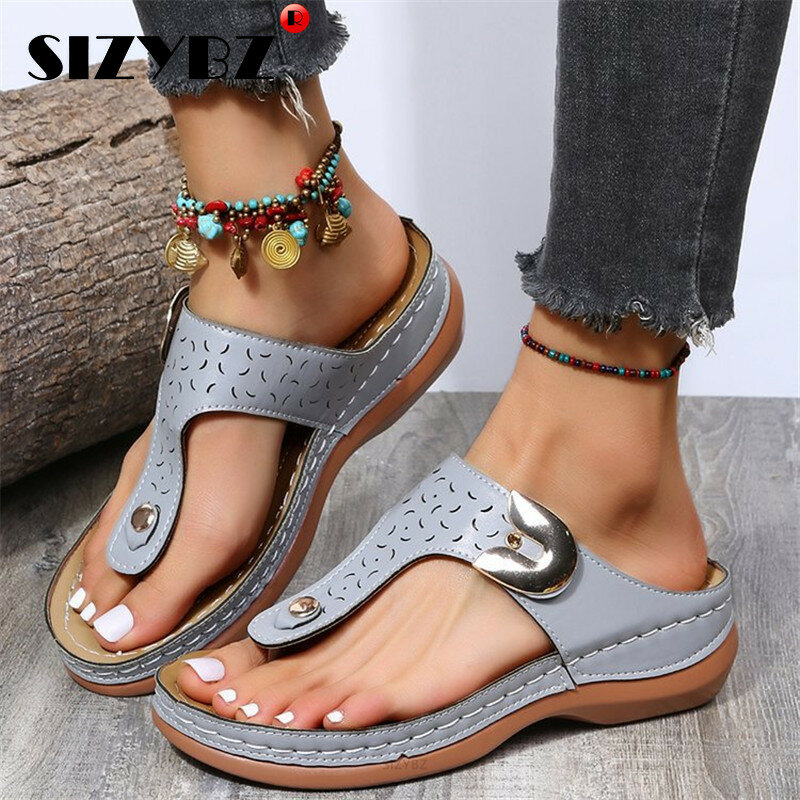 New Summer Slippers Women's Fashion Metal Decoration Pinch Wedge Sandals Large Size43 Casual Comfort Flip-flops designer slides