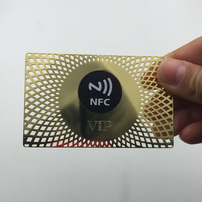 Cartão branco do metal NFC, gravura personalizada, cartão luxuoso