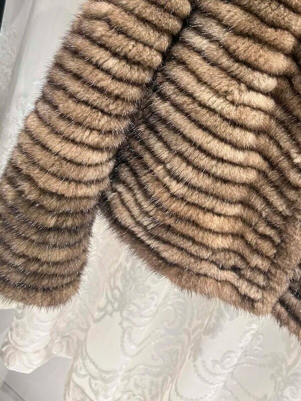 Abrigo de piel con cuello redondo, abrigo corto holgado con diseño tejido a rayas, cálido y cómodo, novedad de invierno, 2023, 1116