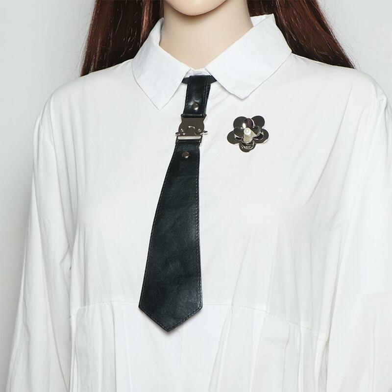 Imitation Leather Tie Pre-tied Necktie Japanese Punk Style Faux Leather Necktie with Metal Buckle Faux Pearl Flower Design