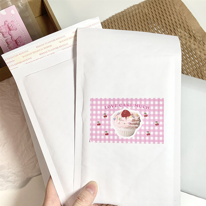 Saco de Envelope de papel Kraft branco, auto selo Mailing Bags, Envelopes acolchoados para cartão postal Mailer, 50pcs por lote
