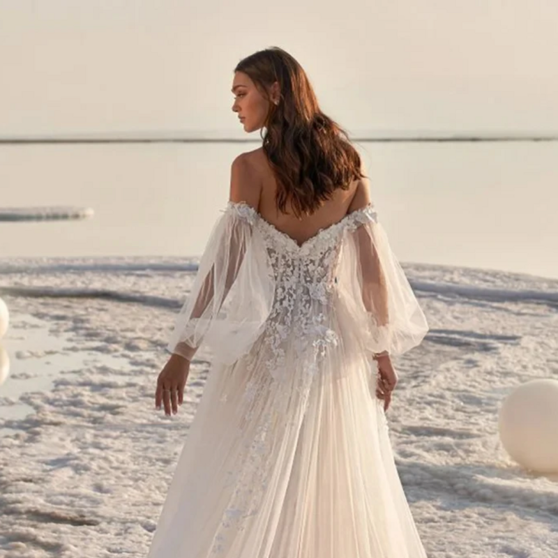 완벽한 절묘한 A 라인 웨딩 드레스, V넥 퍼프 슬리브, 얇은 명주 그물 신부 가운, 백리스 비치 아플리케, 신제품