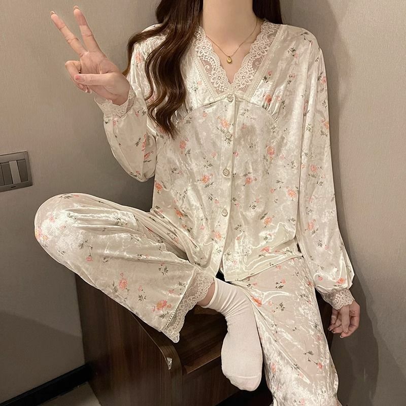 Fato de pijama de veludo dourado feminino, manga comprida com decote em v, conjunto floral de pijama feminino solto, doce para casa, primavera e outono, novo, 2022