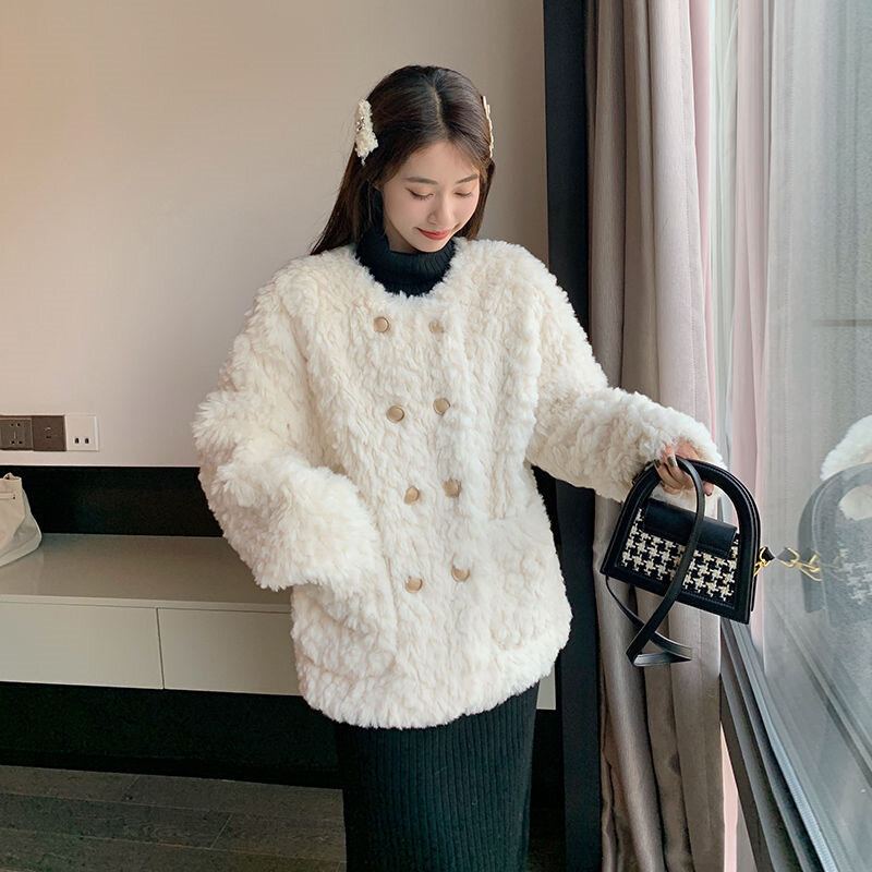 المرأة قصيرة صغيرة Xiangfeng تقليد صوف الضأن معطف 2022 شتاء جديد صغير فضفاض سميكة الصوف معطف سترة قطن كارديجان