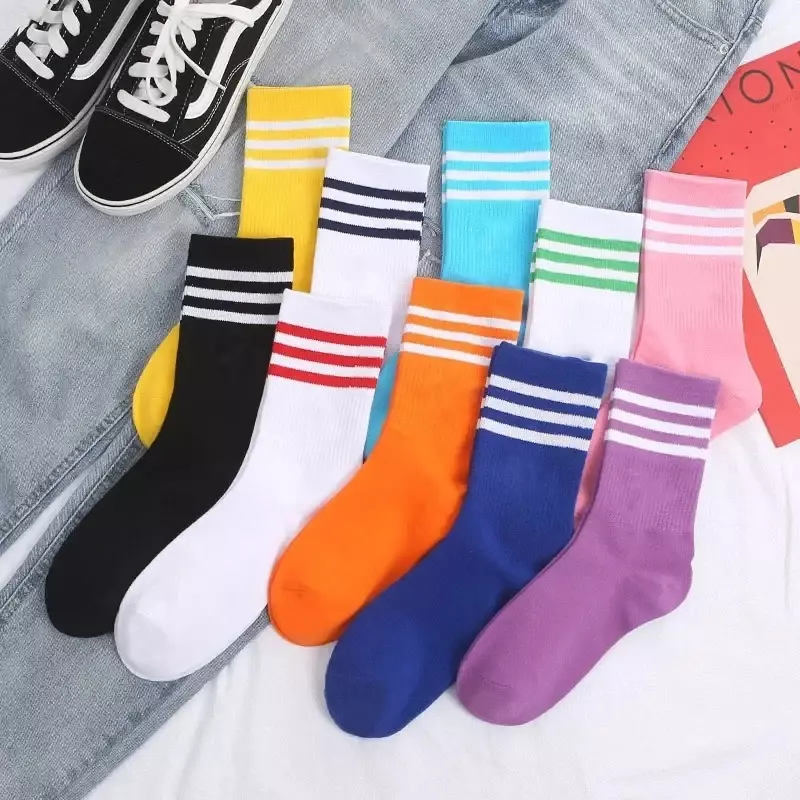 Medias de algodón versión coreana para hombre y mujer, calcetines deportivos de tubo alto de Color sólido, calcetines de moda