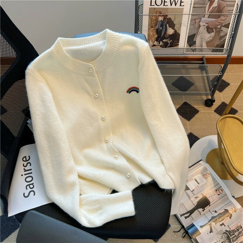 Koreański modny jednorzędowy sweter z dzianiny z okrągłym dekoltem 2023 jesienno-zimowym prosty luźny sweter z miękkim perłowe guziki