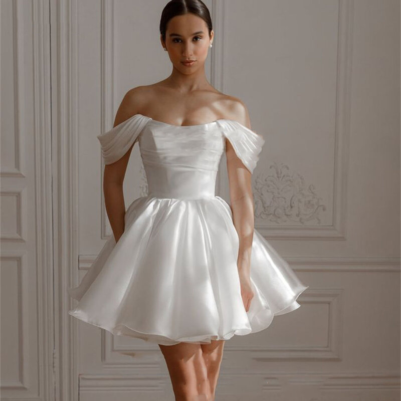 Мини-платье свадебное атласное с гладкой поверхностью, 2024