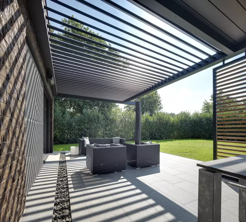 Pare-soleil à toit à persiennes extérieur moderne personnalisé, système étanche, pergola motorisé bioclimatique en aluminium