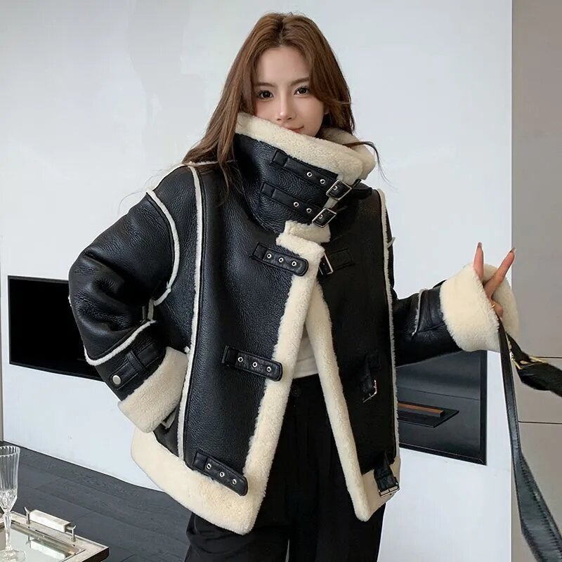 Autumn 2023 Winter New Fur One Women's Fur Short Leather Overcoat Korean Loose Composite Thicke Warm Lambswool Coat Outerwear