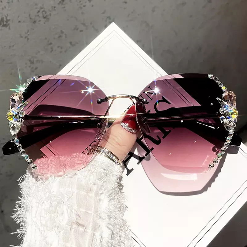 2024 Luxury Brand Design Vintage Rimless Rhinestone Sunglasses Women Men Fashion Gradient Lens Sun Glasses Shades for Female